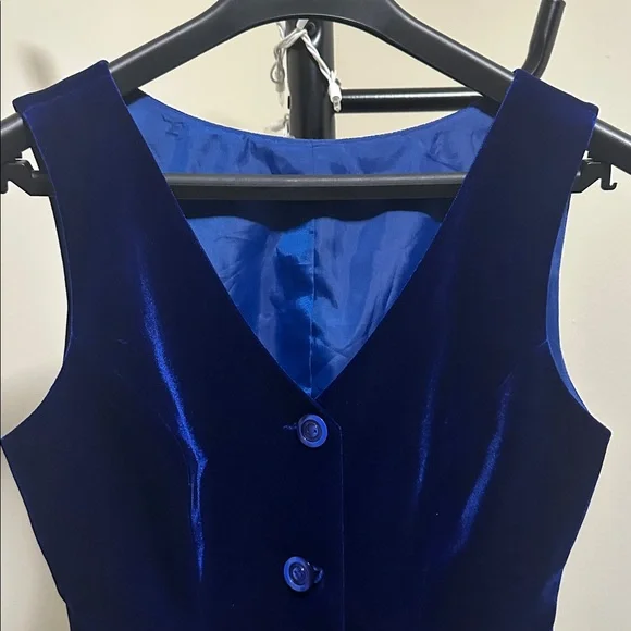 La Hang Vest‎ - Picture 3 of 8